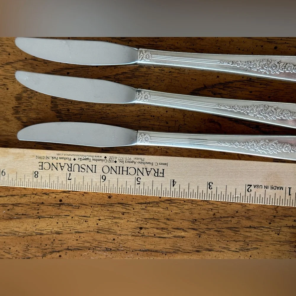 Vintage Nobility, silver plate 1939 Royal Rose Knives set of 6. Preowned